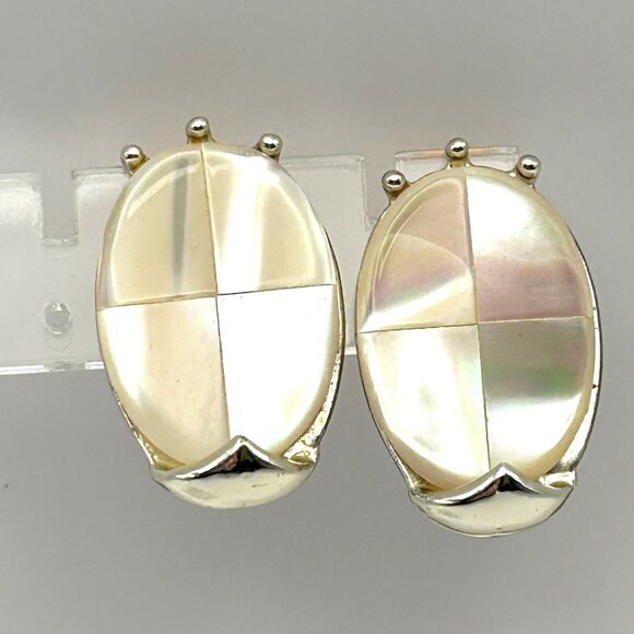 Vintage Marhill Mother of Pearl Clip On Earrings Oval Cabochon Gold Tone Signed - Picture 6 of 12